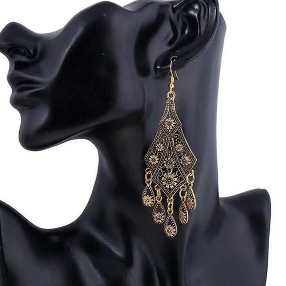 Jewelry - Bohemian Carved Flower Long Dangle Earrings
